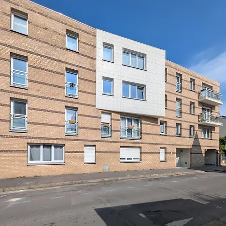 Chic And Comfortable Aparts With Parking شقة