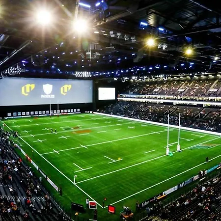 Chic And Comfortable Aparts With Parking